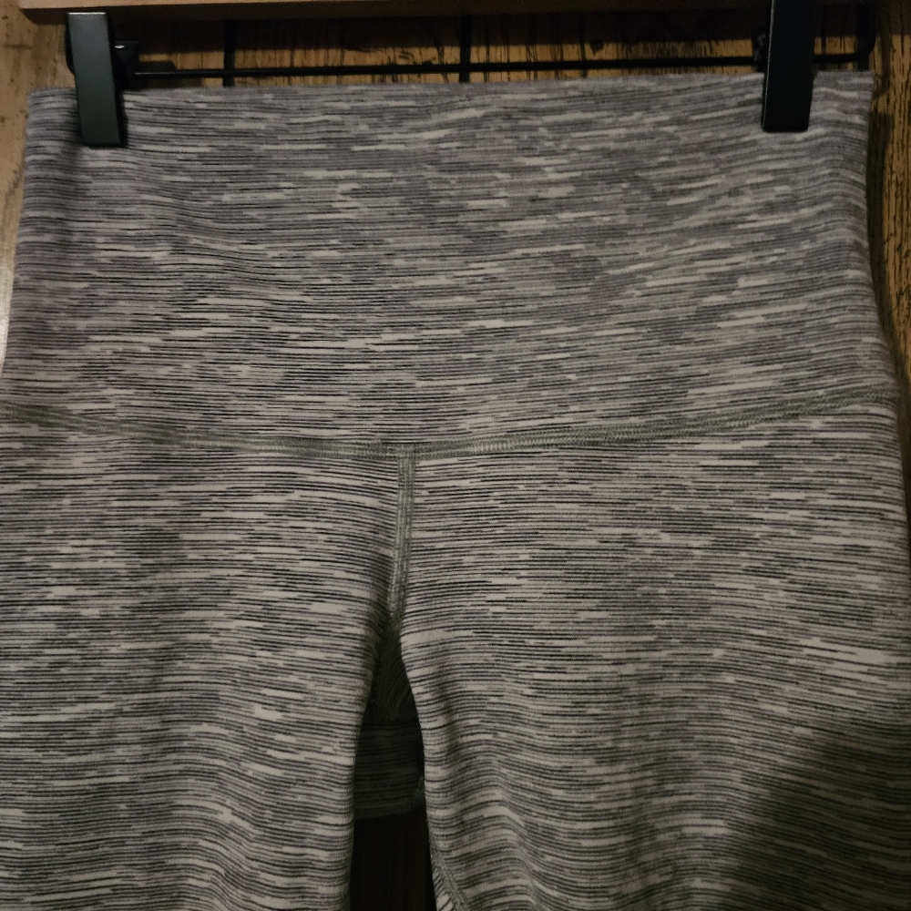 LULULEMON Wunder Under Crop II Rollover Scalloped Ankle - Size 6 - Picture 5 of 11